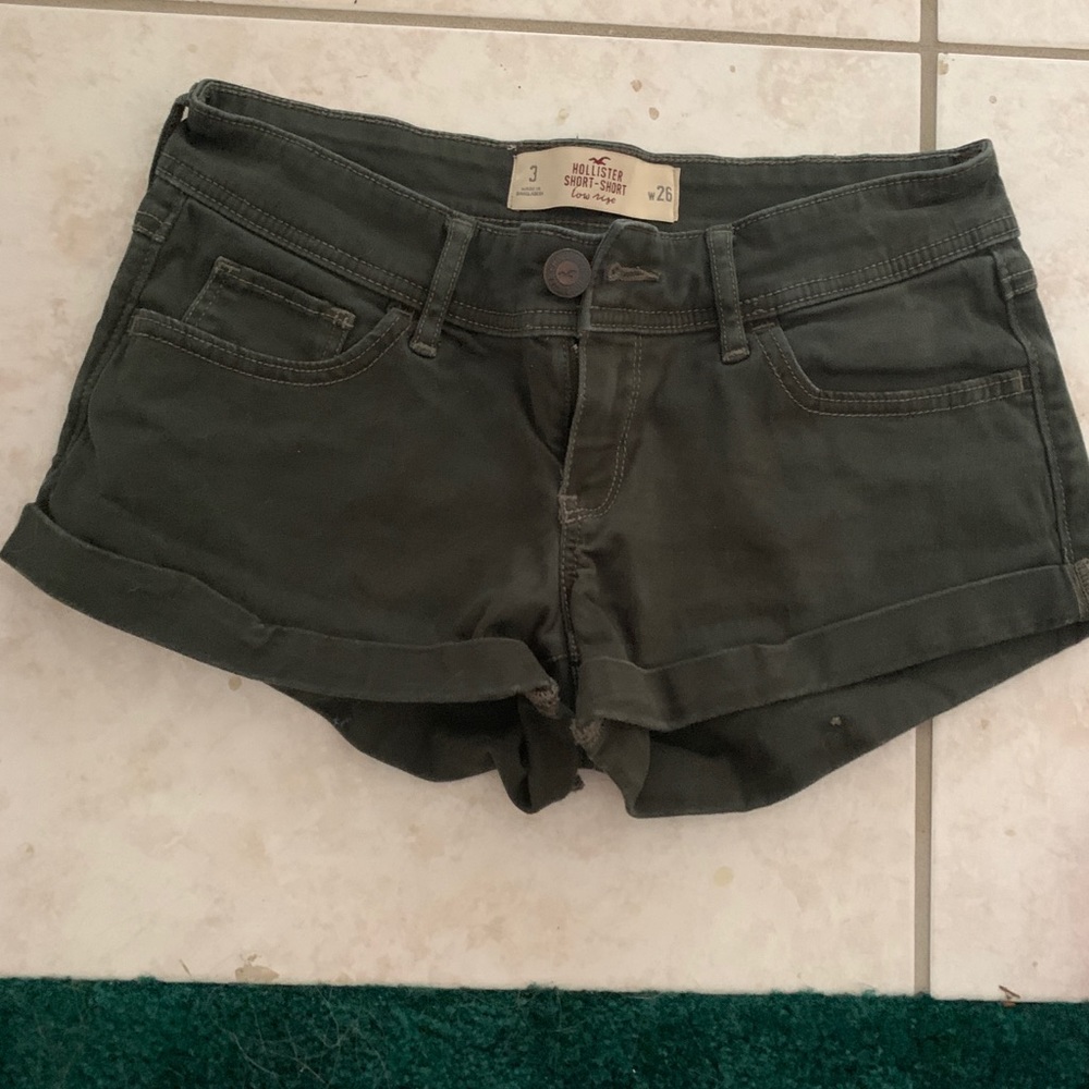 Holister shorts army green